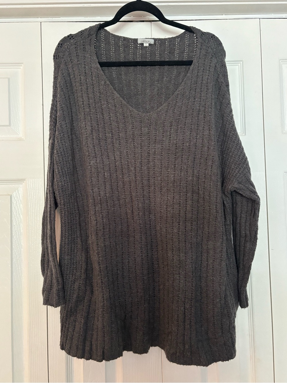 LEMON Ribbed V-Neck Sweater in Charcoal Gray